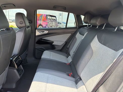 Used 2023 Volkswagen ID.4 Pro RWD image 13