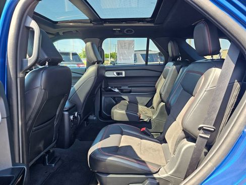 Used 2023 Ford Explorer ST-Line AWD/4WD image 18