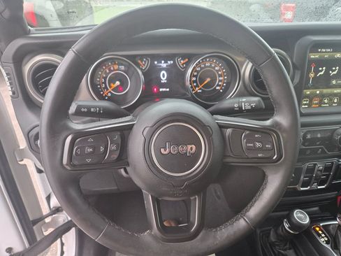 Used 2023 Jeep Gladiator Sport AWD/4WD image 10