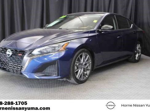 Used 2023 Nissan Altima 2.0 SR FWD image 3