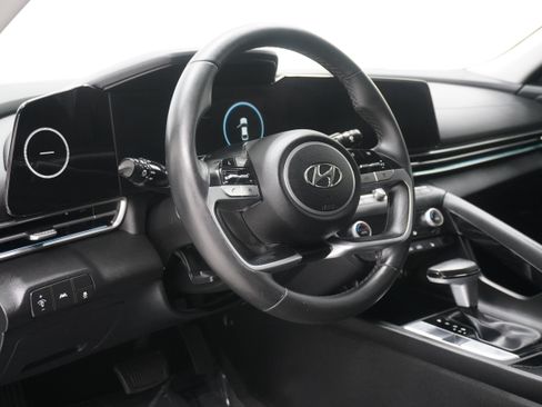 Used 2021 Hyundai Elantra Limited FWD image 7