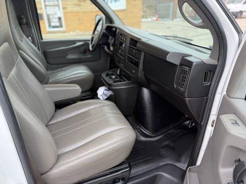 Used 2014 Chevrolet Express 1500 image 14