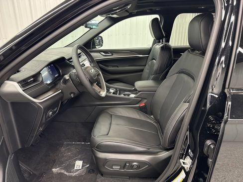 New 2026 Jeep Grand Cherokee Limited AWD/4WD image 18