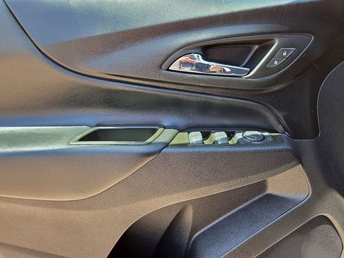 Used 2023 Chevrolet Equinox LT FWD image 21