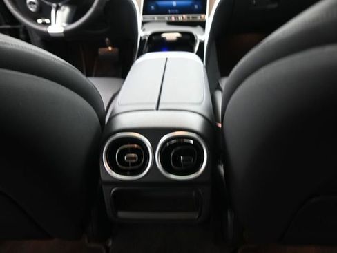 Used 2024 Mercedes-Benz C 300 Sedan image 25