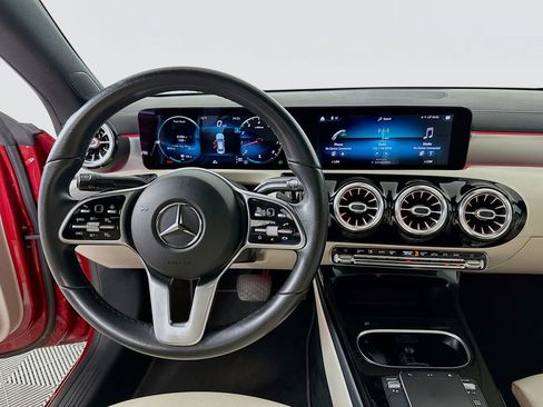 Used 2021 Mercedes-Benz CLA 250 image 19