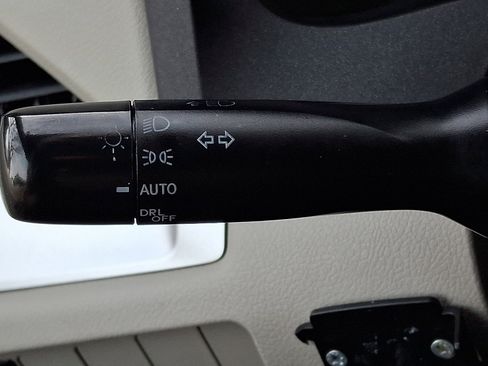 Used 2018 Toyota Sienna LE image 25