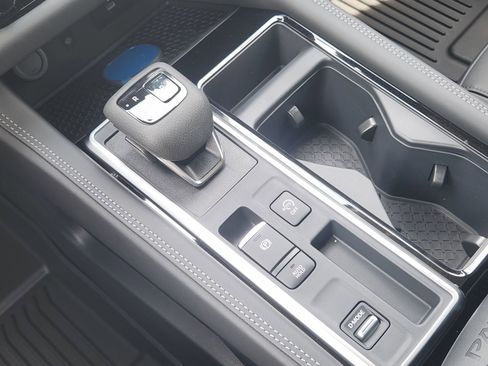 New 2026 Nissan Pathfinder Platinum FWD image 19
