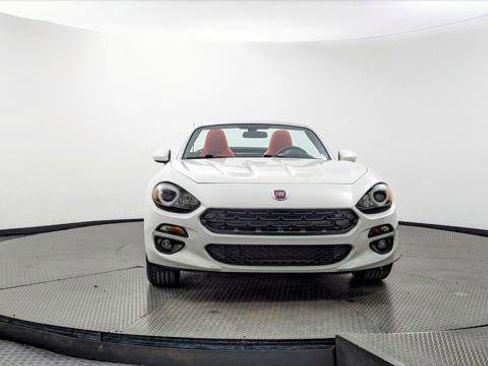 Used 2018 FIAT 124 Spider Lusso image 11