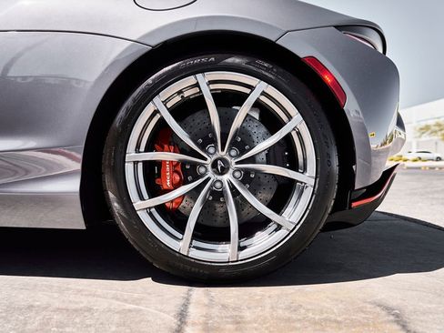 Used 2024 McLaren Artura RWD image 25
