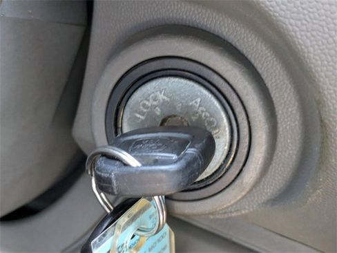 Used 2019 Nissan Frontier SV image 29