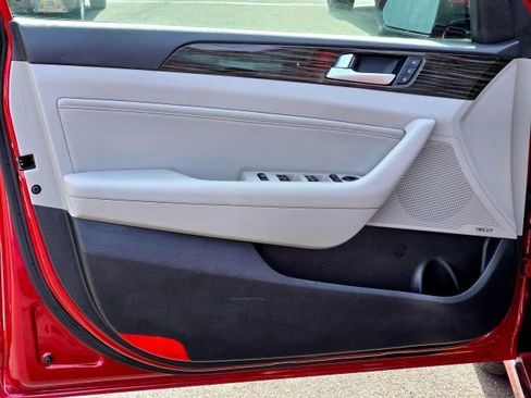 Used 2016 Hyundai Sonata Limited w/ Option Group 02 image 27