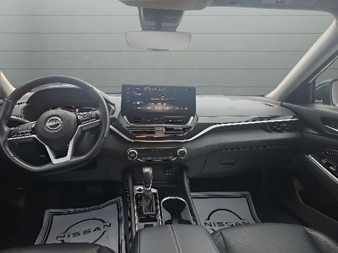 Certified 2023 Nissan Altima 2.0 SR FWD image 10