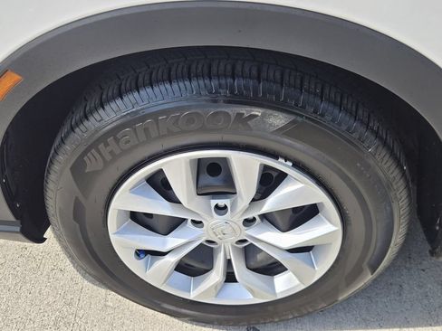 Used 2025 Honda CR-V LX image 8