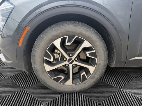 Used 2024 Kia Sportage EX image 14