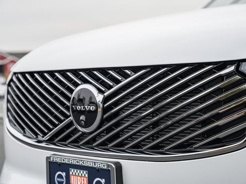 Used 2025 Volvo XC90 T8 Plus w/ Protection Package Premier image 12