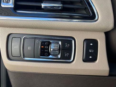 Used 2022 Lincoln Navigator Reserve image 25