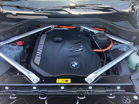 New 2026 BMW X5 xDrive50e w/ Executive Package AWD/4WD image 9