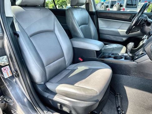 Used 2019 Subaru Outback 3.6R Limited AWD/4WD image 27