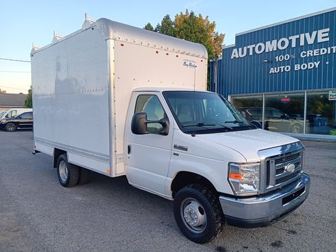 Used 2014 Ford E-350 and Econoline 350 Super Duty RWD image 7