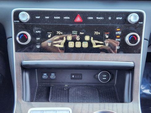 Used 2025 Genesis GV80 2.5T Prestige image 15