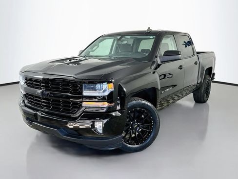 Used 2018 Chevrolet Silverado 1500 LT w/ All Star Edition RWD image 3