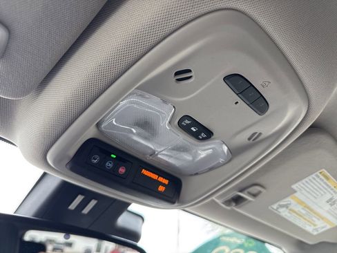 Used 2020 Buick Encore GX Essence FWD image 33