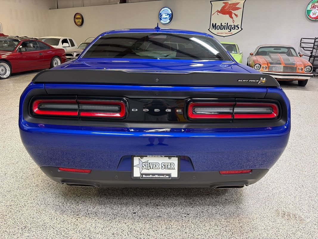 Used 2022 Dodge Challenger R/T Scat Pack w/ Scat Pack Stripe RWD image 6