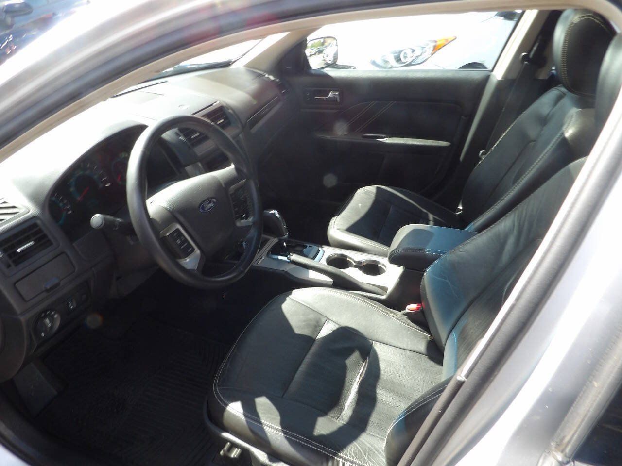 Used 2010 Ford Fusion Sport FWD image 8