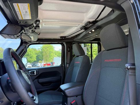 Used 2025 Jeep Wrangler Unlimited Rubicon AWD/4WD image 21