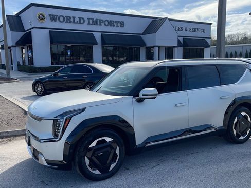 Used 2024 Kia EV9 Land image 58