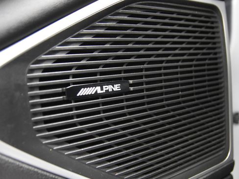 Used 2024 Jeep Wagoneer L Series II RWD image 19