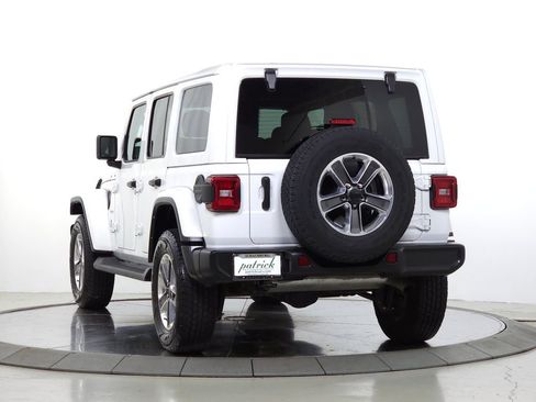 Used 2022 Jeep Wrangler Unlimited Sahara w/ LED Lighting Group AWD/4WD image 7