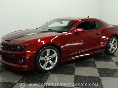 Used 2010 Chevrolet Camaro SS w/ RS Package image 5