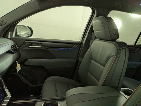 New 2026 GMC Acadia AT4 w/ Luxury Package AWD/4WD image 27