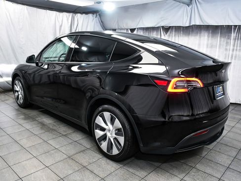 Used 2021 Tesla Model Y Long Range AWD/4WD image 4