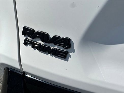 Used 2021 Toyota RAV4 SE image 27