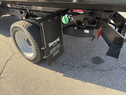 New 2025 Ford F550 4x4 Regular Cab Super Duty image 11