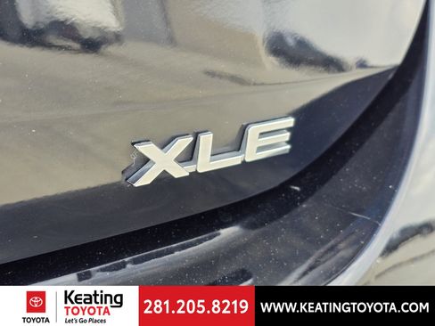 Used 2024 Toyota Highlander XLE FWD image 10