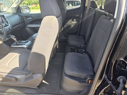 Used 2022 Chevrolet Colorado LT w/ LT Convenience Package RWD image 17
