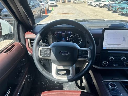 Used 2024 Ford Expedition Limited RWD image 16