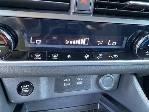 Used 2024 Nissan Rogue SV FWD image 10