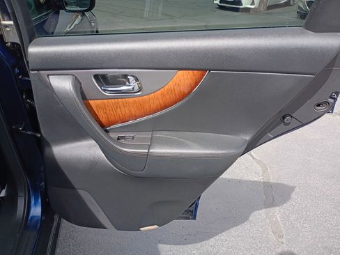 Used 2015 INFINITI QX70 3.7 w/ Premium Package image 16