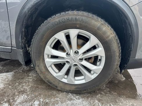 Used 2016 Nissan Rogue SV w/ SV Premium Package image 24