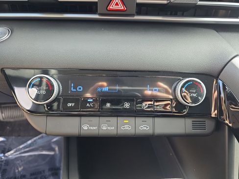 New 2026 Hyundai Elantra Blue image 28