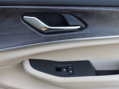 Used 2025 Jeep Grand Cherokee Limited w/ Luxury Tech Group II image 22