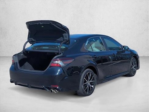 Used 2023 Toyota Camry SE FWD image 5