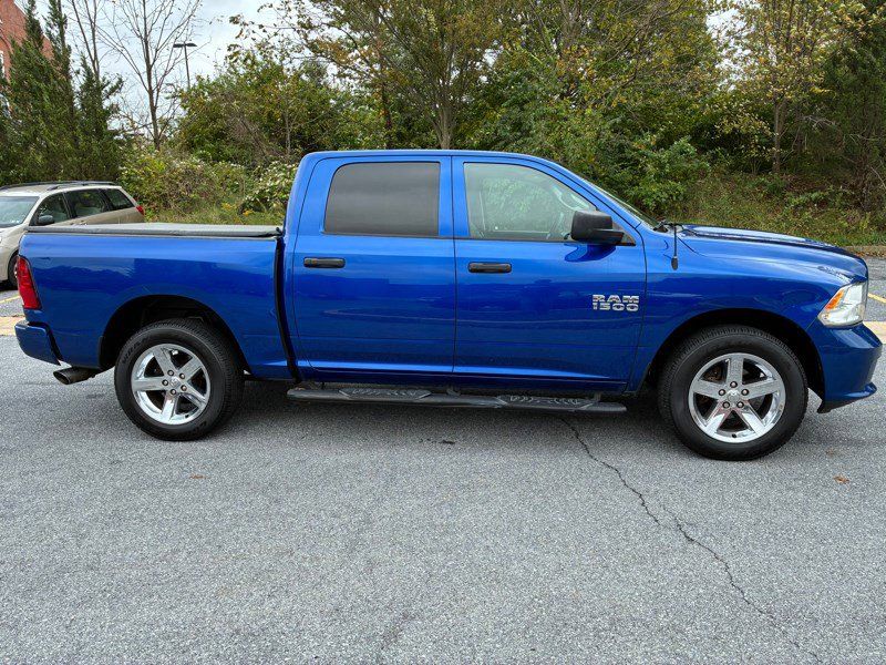 Used 2017 RAM 1500 Express AWD/4WD image 4