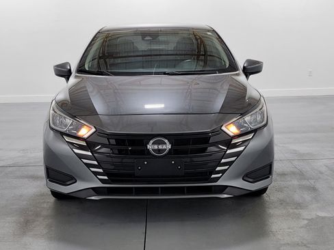 Used 2023 Nissan Versa SV FWD image 3