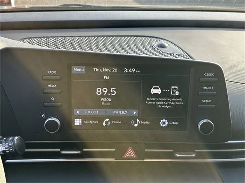 Used 2025 Hyundai Elantra SE image 21